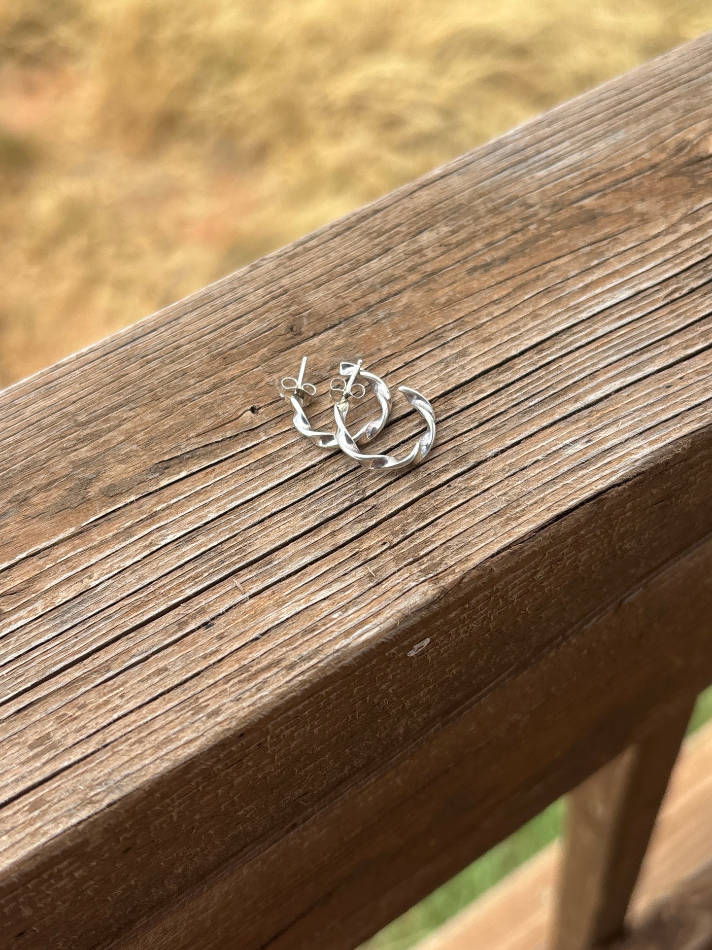 Elaine Tahe Small SS Twisted Hoop Earrings 212066RB