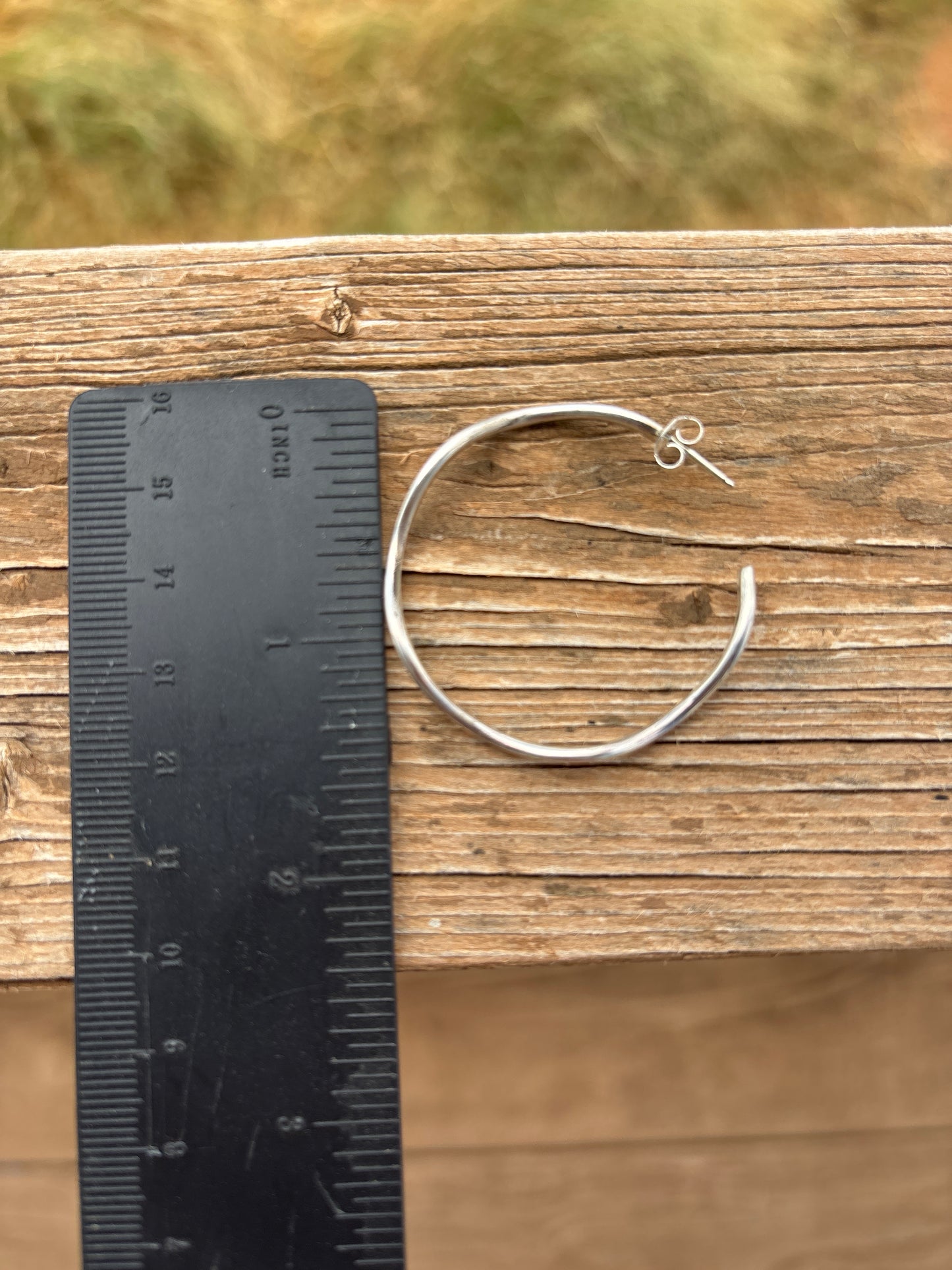 Elaine Tahe Wavy SS Hoop Earrings 193716RB