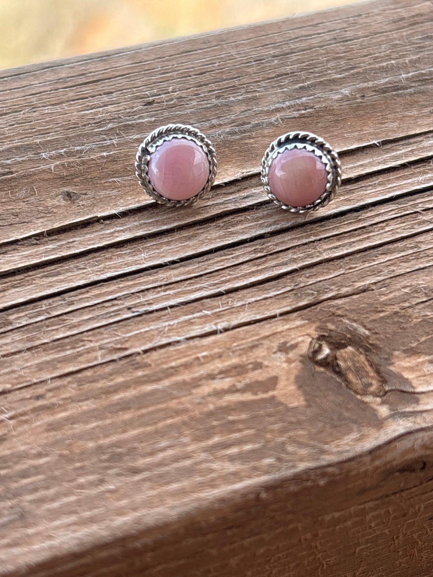 Ester White Sterling Silver & Pink Conch Twist Stud Earrings 048T