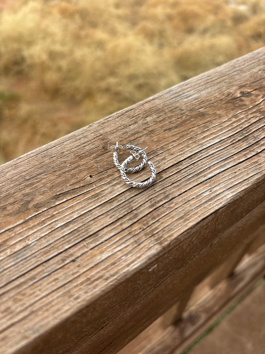 Elaine Tahe Small Hoop Earrings 6ESET