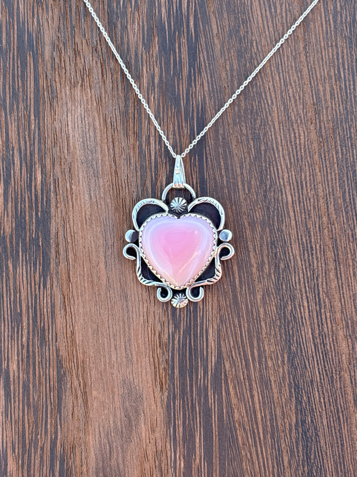 Lyanne Goodluck Pink Conch & Sterling Silver Heart Necklace 17LG