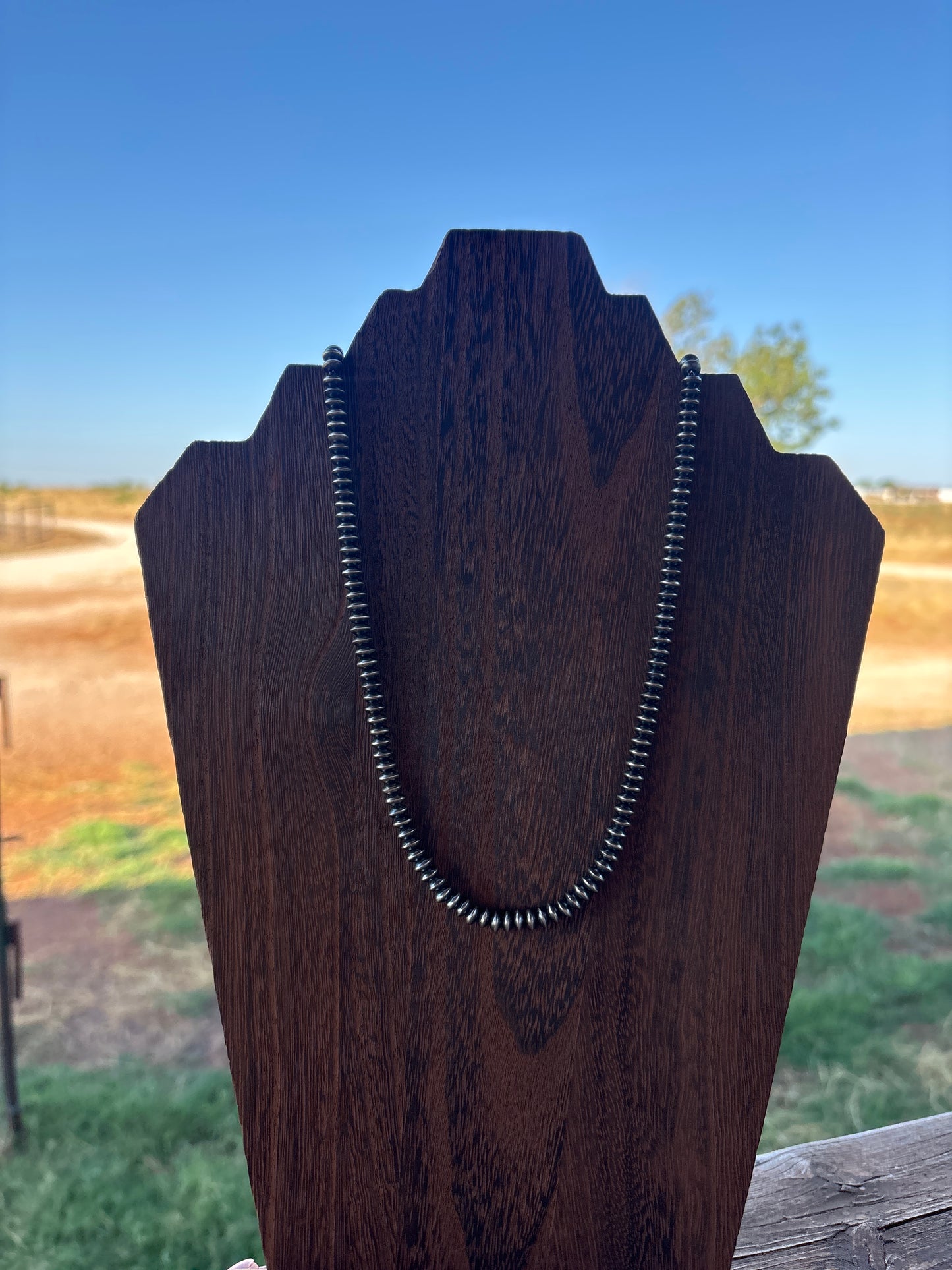18-5mm-saucer-rondelle-bryannen-halwood-ss-navajo-pearl-necklace-5d18np